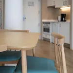 Leman Y Aparthotel 4*